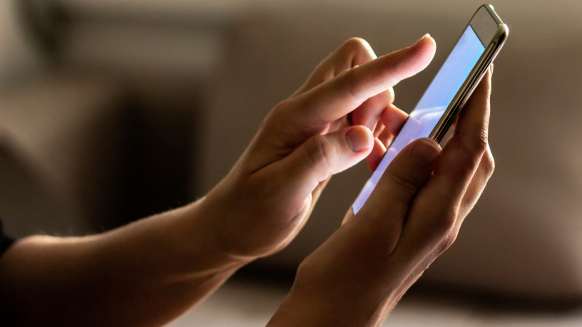 À luz da fé, Pe. Dr. José Eduardo de Oliveira e Silva alerta para os perigos do uso desordenado da tecnologia.