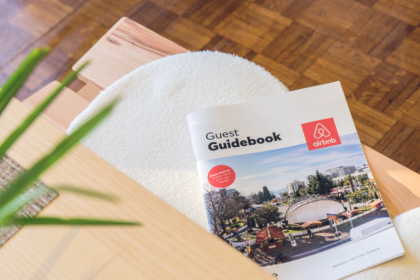 Alex Nabuco dos Santos analisa como plataformas como Airbnb impactam o modelo tradicional das incorporadoras.