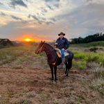 Transporte pesado com segurança exige planejamento, sinalização e equipamentos adequados para garantir eficiência e zero incidentes, orientação reforçada por Altevir Seidel.