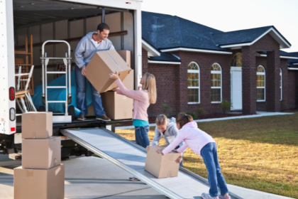 Como proteger móveis de madeira durante o transporte: veja as principais técnicas usadas pela Jm Mudanças para evitar riscos e danos.