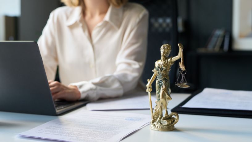 Inteligência artificial no Direito: como o uso de IA já alcança 77% dos profissionais jurídicos e transforma a prática da advocacia